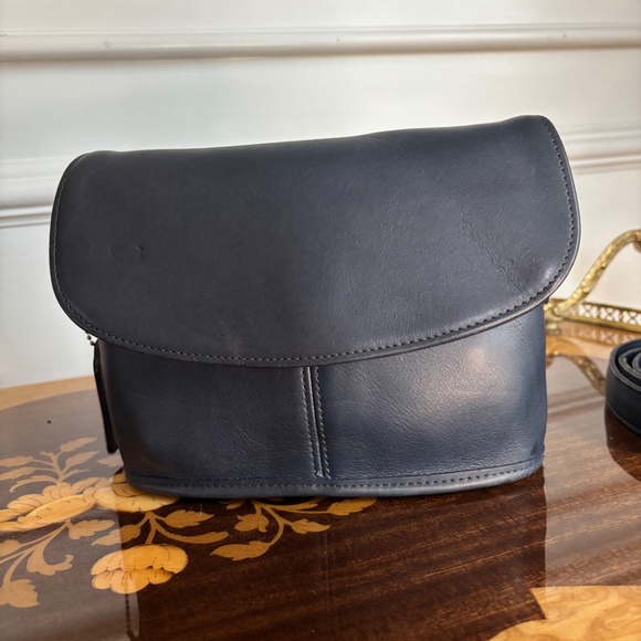 Vintage Coach Equestrian Small Flap #9801 - Picture 3 of 16